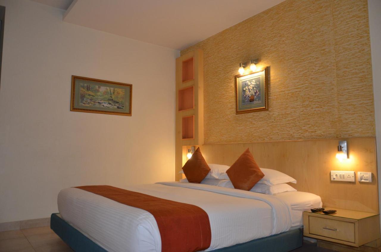 Hotel Silicrest Bangalore Buitenkant foto